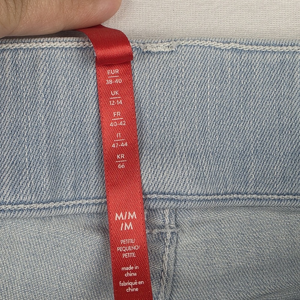 Spanx Jeans Womens Size Medium Petite EveryWear Pull On Flare Retro Light Wash - Picture 6 of 8